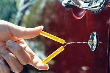 community Locksmith Store Perris, CA 951-729-4375 - broken-key-extraction